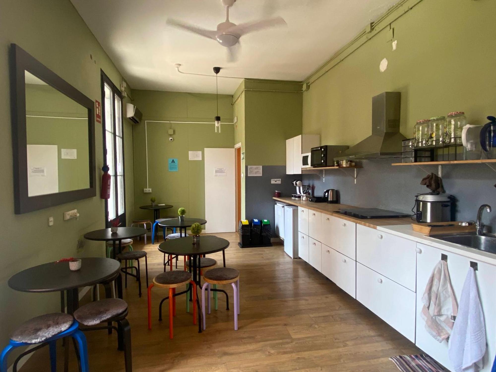 Sant Antoni Hostal, Sustainable Tourism Барселона Экстерьер фото
