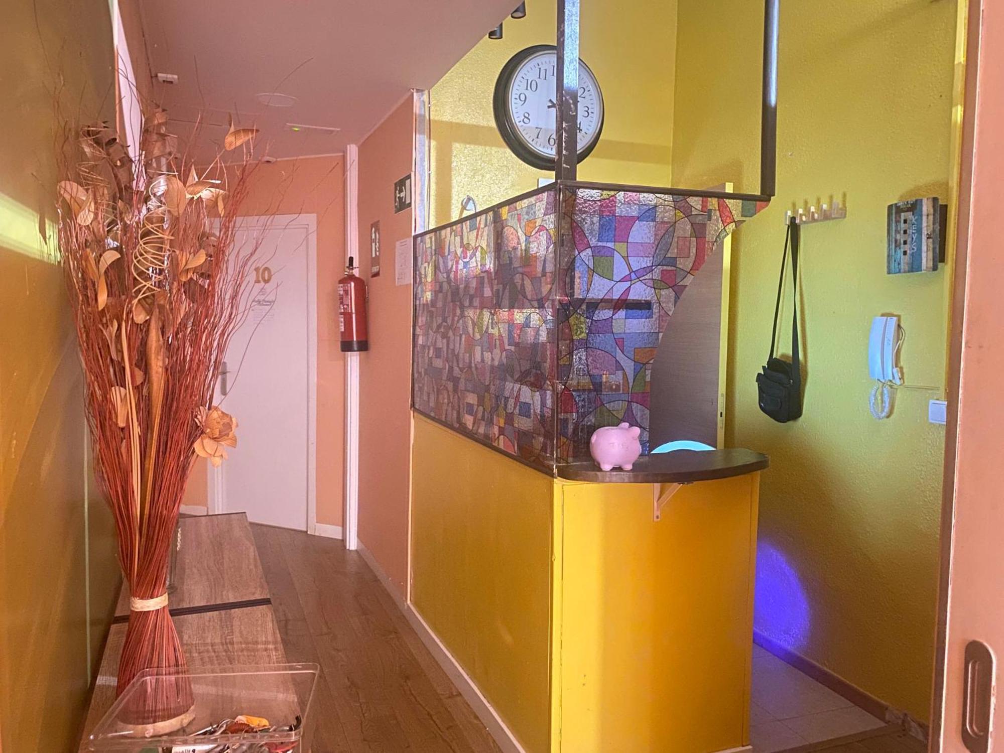 Sant Antoni Hostal, Sustainable Tourism Барселона Экстерьер фото